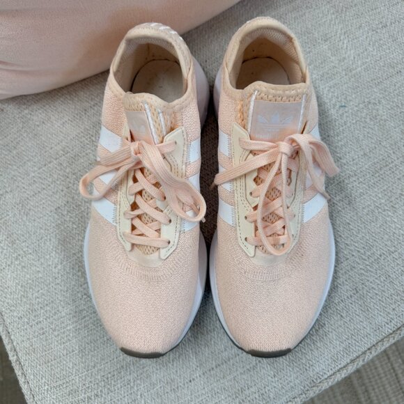 👟 Adidas Swift Run Peach Sneakers | Women's Size 8 - Picture 3 of 7